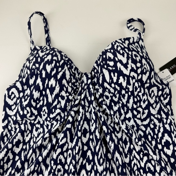 Island Escape Tankini Bikini Top Womens 12 Navy Blue White Pattern Underwire NWT - Picture 4 of 9